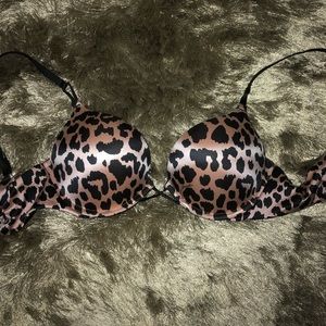 Victoria’s Secret Bomb Shell Bra